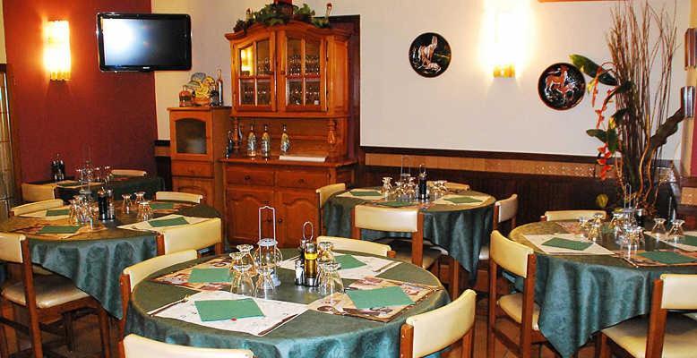 Hostal La Barretina Figueres  Ngoại thất bức ảnh
